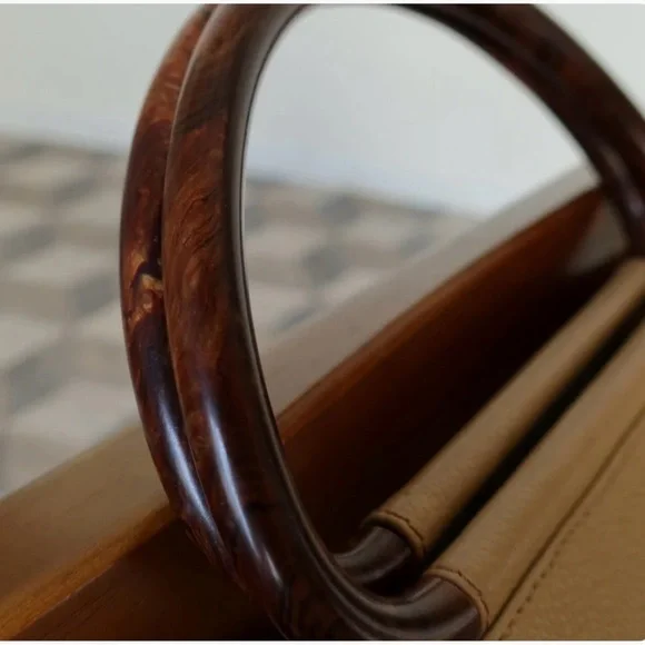 Authentic CHANEL beige caviar leather CC tortoise top handle satchel bag - Picture 4 of 14